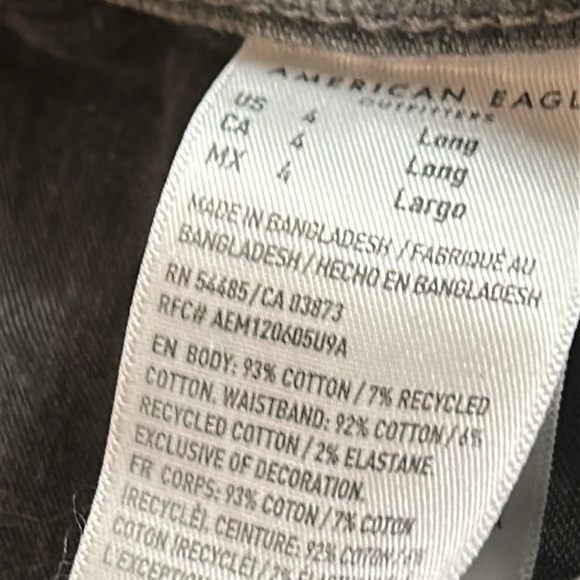 NWT American Eagle Gray Distressed Straignt Mom High Rise Jeans SZ 4 - Picture 13 of 13